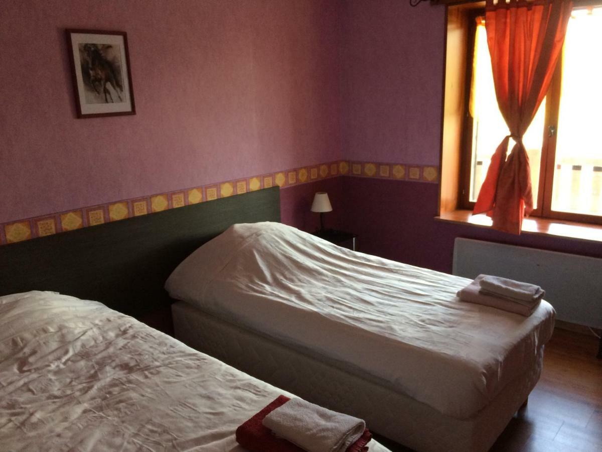 El Rancho Criollo Rooms And Gites Maubert-Fontaine Bagian luar foto